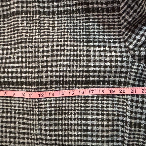 Old Navy Black and White Checkered Coat NWT - Picture 11 of 11